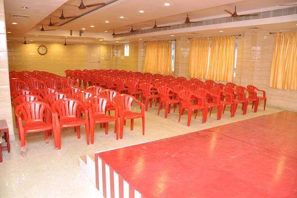 Raya'S Grand Hotel Kumbakonam Exterior photo