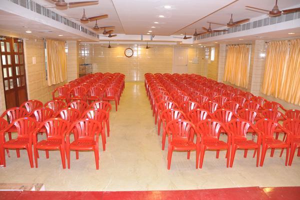 Raya'S Grand Hotel Kumbakonam Exterior photo